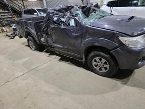 TOYOTA Hilux (2005-2015)