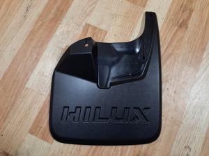 Брызговик передний правый G8 TOYOTA HiluxTOYOTA HiluxTOYOTA Hilux 76621-0K140