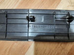 Накладка порога передняя наружная R G8 TOYOTA Hilux 67911-0K030-C0