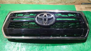 Решётка радиатора G8 TOYOTA Hilux 53100-YP170