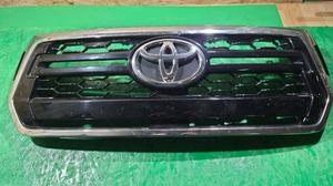 Решётка радиатора G8 TOYOTA Hilux 53100-YP170