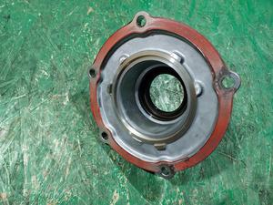 Крышка задняя раздаточной коробки 36100-0K440 F2 TOYOTA Fortuner 36105-0K020