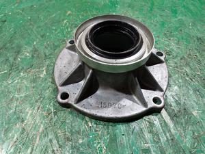 Крышка задняя раздаточной коробки 36100-0K440 F2 TOYOTA Fortuner 36105-0K020