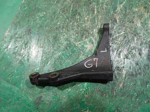 Кронштейн КПП L G7 TOYOTA Hilux 33119-0K020