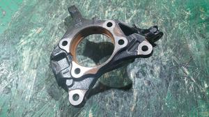 Кулак поворотный R CAMRY 70