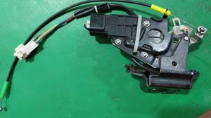 Замок двери багажника F1 TOYOTA Fortuner 69350-0K070