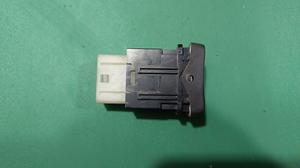 Кнопка блокировки заднего дифферинциала L200/5 MITSUBISHI L200 8606A023