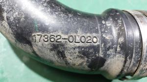Патрубок интеркулера L G8 TOYOTA Hilux 17362-0L020