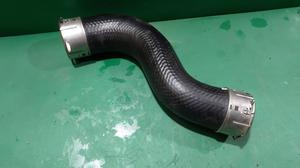 Патрубок интеркулера R G8 TOYOTA HiluxTOYOTA Hilux 17341-0E021