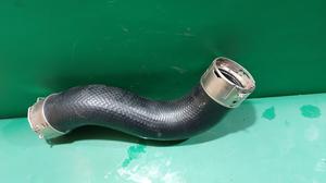 Патрубок интеркулера R G8 TOYOTA HiluxTOYOTA Hilux 17341-0E021