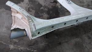 Боковая часть кабины порог стойка R F2 TOYOTA Fortuner 61311-KK020