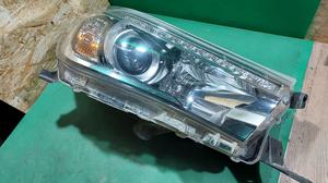 Фара передняя R G8 TOYOTA HiluxTOYOTA Hilux 81110-0K732