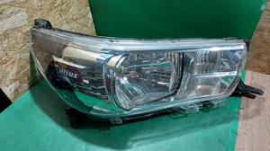 Фара передняя R G8 TOYOTA Hilux 81110-0K690