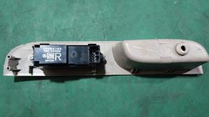 Кнопка стеклоподъёмника задняя R PS2 MITSUBISHI Pajero Sport 8608A162