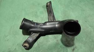 Патрубок интеркулера R G8 TOYOTA Hilux 17361-0L021