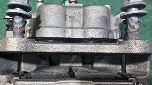 Суппорт передний правый R JEEP 3.6L JEEP Wrangler 68564976AA
