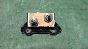 Петля крышки багажника левая L LEXUS RX300 LEXUS RX300 68810-48171
