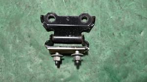 Петля крышки багажника правая R LEXUS RX300 LEXUS RX300 68810-48171