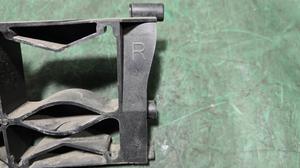 Кронштейн крепления фары правый R AUDI A6 C7 AUDI A6 4G0805608