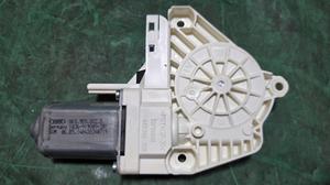 Мотор стеклопоъёмника передний правый R AUDI A6 C7 AUDI A6 8K0959802B