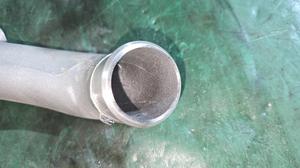 Патрубок турбины выпускной правый R V35A-FTS TLC300 TOYOTA Land Cruiser 300 17275-70020