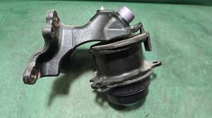 Кронштейн крепления (подушка) двигателя левый L V35A-FTS TLC300 TOYOTA Land Cruiser 300 12362-70022