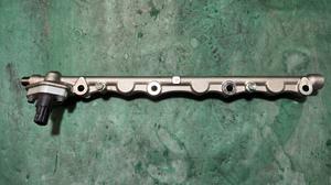 Топливная рампа правая R V35A-FTS LEXUS LX600 LEXUS LX600 23807-70090