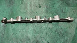 Топливная рампа левая L V35A-FTS LEXUS LX600 LEXUS LX600 23808-70040