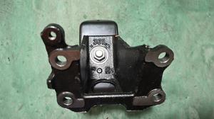 Подушка двигателя левая L 1VD-FTV Toyota Hiace TOYOTA Hiace 12362-11320