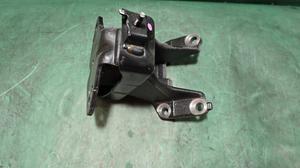 Подушка двигателя правая R 1GD-FTV Toyota Hiace TOYOTA Hiace 12361-11220