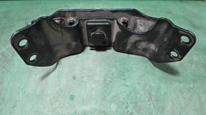 Кронштейн АКПП центральный V35A-FTS TLC300 TOYOTA Land Cruiser 300 12371-70130