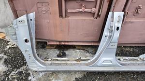 Порог левый со стойками L G8 TOYOTA Hilux 61402-KK900