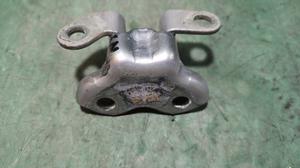 Петля двери задней правой R верхняя G8 TOYOTA Hilux 68750-0D030