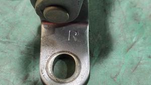 Петля двери задней правой R верхняя G8 TOYOTA Hilux 68750-0D030