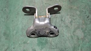 Петля двери передней левой L нижняя G8 TOYOTA Hilux 68740-02100