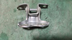 Петля двери задней левой L верхняя G8 TOYOTA Hilux 68760-0D030