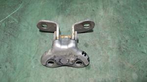 Петля двери передней левой L нижняя G8 TOYOTA Hilux 68740-02100