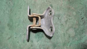 Петля двери передней левой L нижняя G8 TOYOTA Hilux 68740-02100