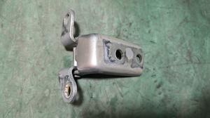 Петля двери задней левой L нижняя G8 TOYOTA Hilux 68780-0D030