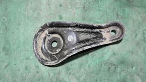 Кронштейн заднего подрамника левый L LEXUS RX300 LEXUS RX300 52274-48010