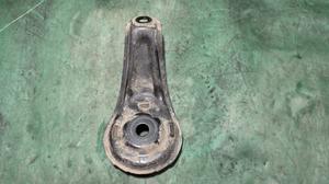 Кронштейн заднего подрамника правый R LEXUS RX300 LEXUS RX300 52273-48010