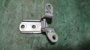 Петля двери задней левой L нижняя G8 TOYOTA Hilux 68780-0D030
