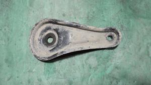 Кронштейн заднего подрамника правый R LEXUS RX300 LEXUS RX300 52273-48010