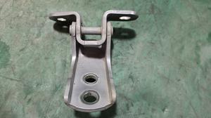 Петля двери передней левой L верхняя G8 TOYOTA Hilux 68720-0D050