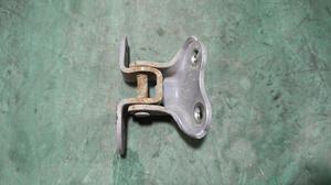 Петля двери передней левой L нижняя G8 TOYOTA Hilux 68740-02100