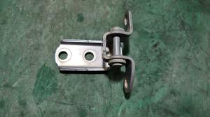 Петля двери задней левой L нижняя G8 TOYOTA Hilux 68780-0D030