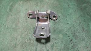 Петля двери задней левой L нижняя G8 TOYOTA Hilux 68780-0D030