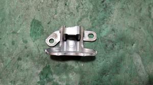 Петля двери задней левой L верхняя G8 TOYOTA Hilux 68760-0D030