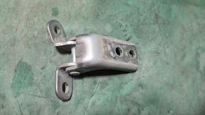 Петля двери передней левой L верхняя G8 TOYOTA Hilux 68720-0D050