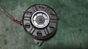 Мотор вентилятора охлаждения ДВС правый R LEXUS RX300 LEXUS RX300 16363-36260